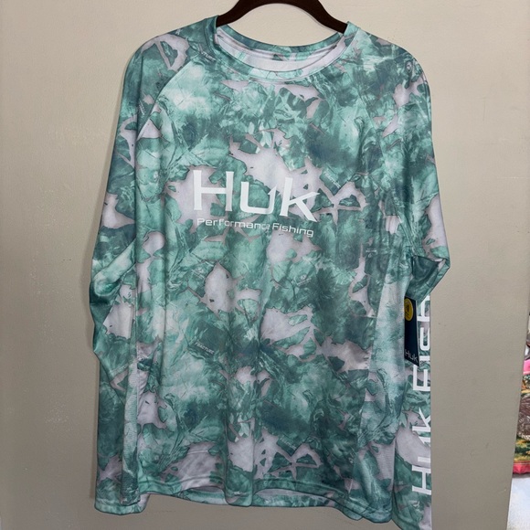 Huk Green and White Performance Fishing Shirt - Picture 1 of 4